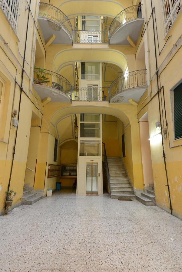In Centro B&B Castellammare di Stabia Bagian luar foto